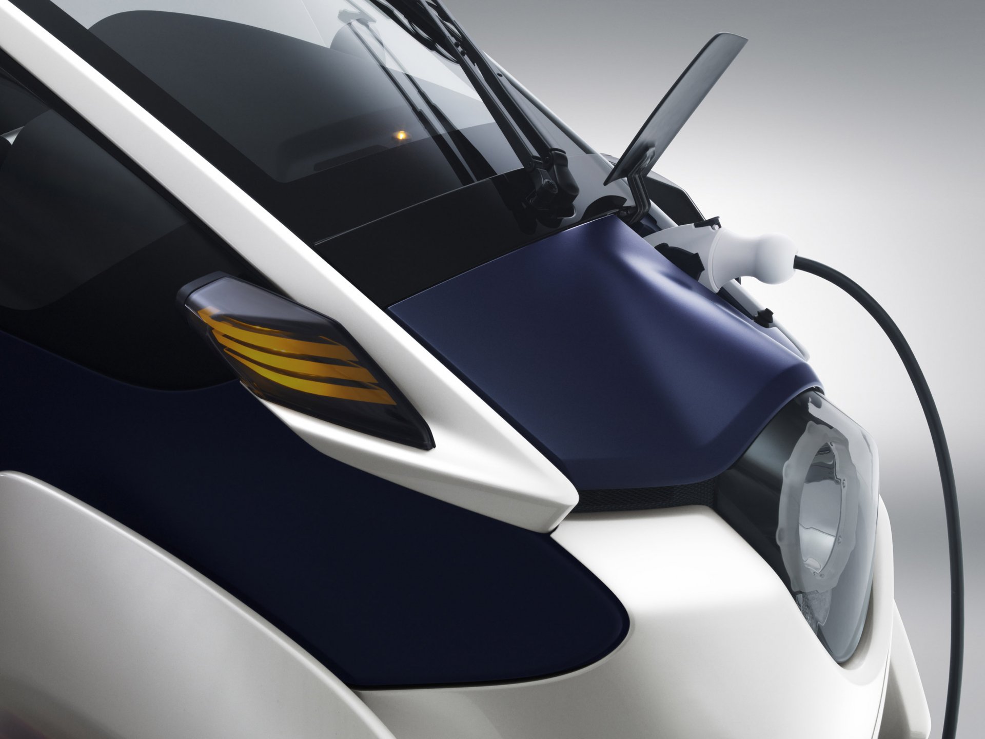 Download Vehicle Toyota I-road HD Wallpaper