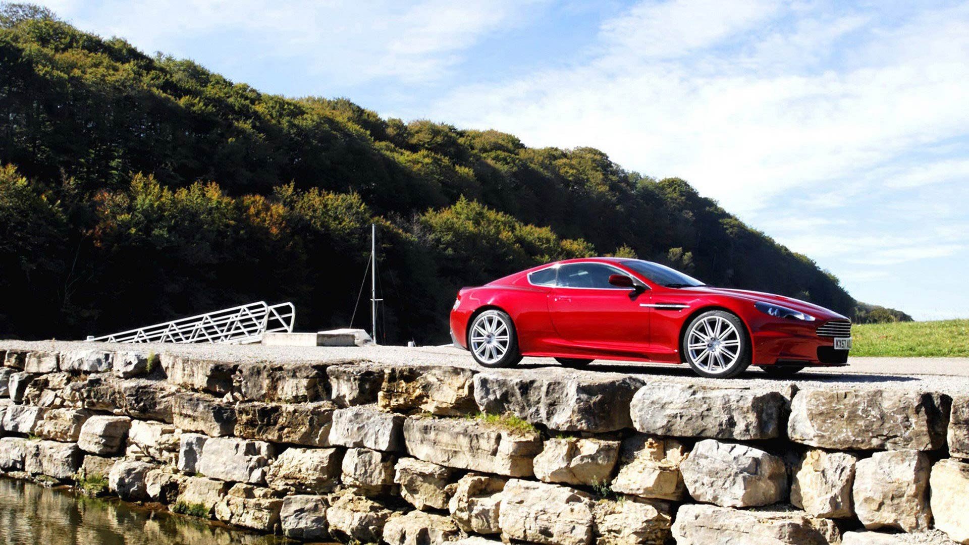 Download Vehicle Aston Martin DBS HD Wallpaper