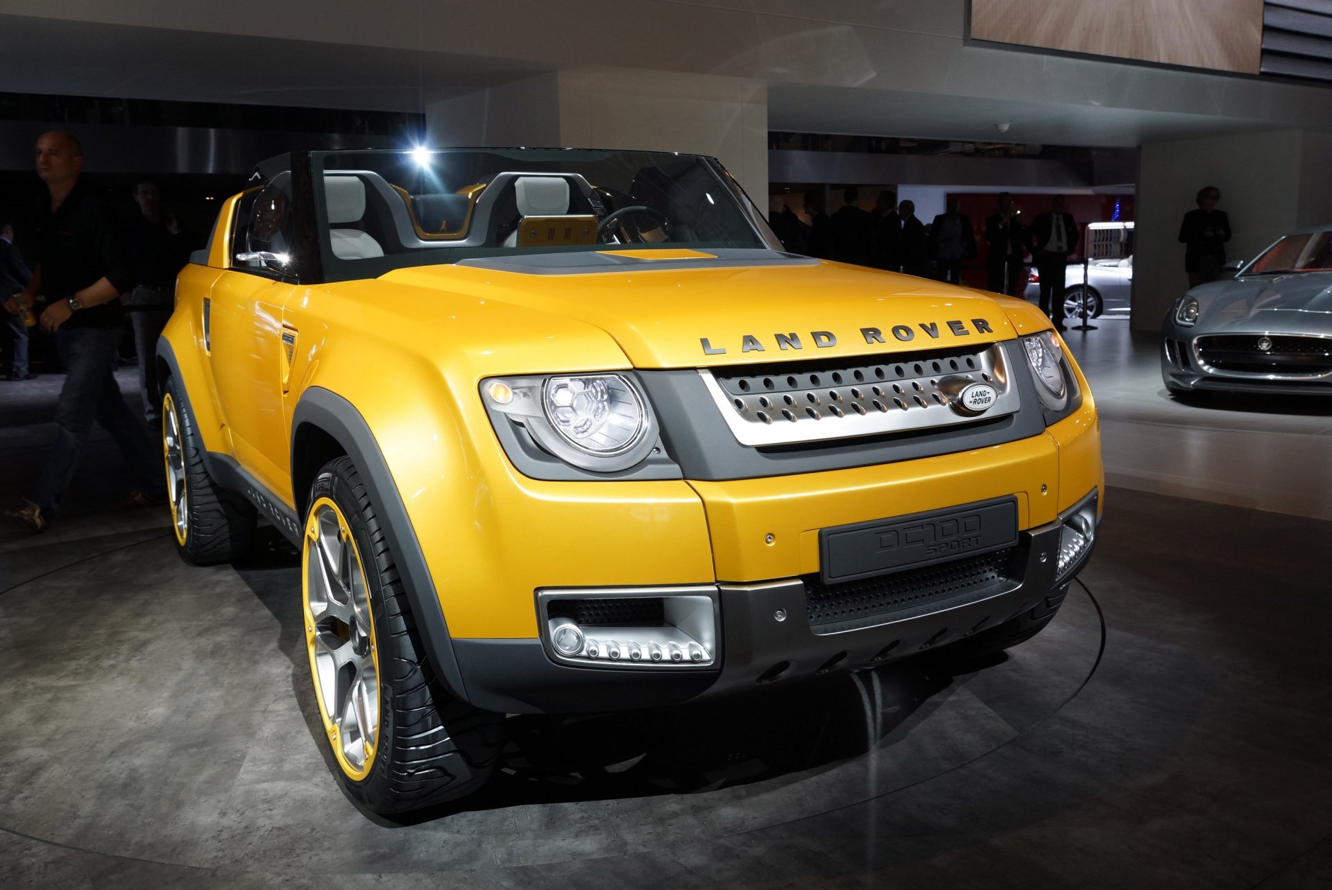 Download Vehicle Land Rover HD Wallpaper