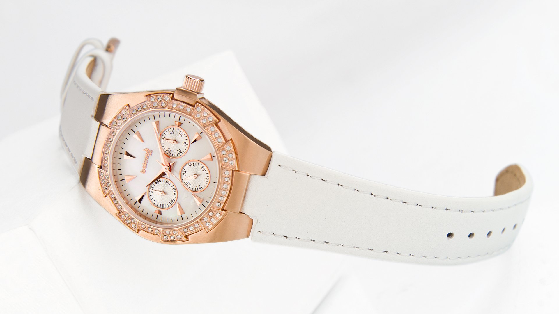 Download Man Made Watch HD Wallpaper