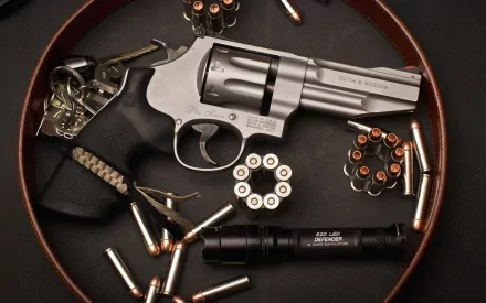 man made Smith & Wesson Revolver HD Desktop Wallpaper | Background Image
