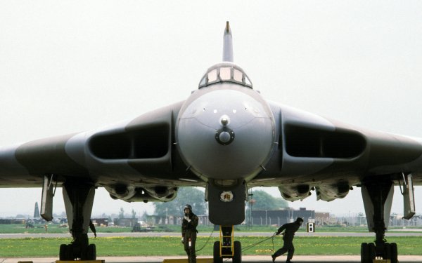 Military Avro Vulcan Bombers HD Wallpaper | Background Image