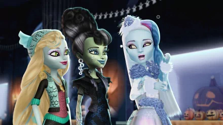 4K Ultra HD desktop wallpaper featuring characters from the movie Monster High: Ghouls Rule, showcasing three stylish ghoulish figures in a spooky setting.