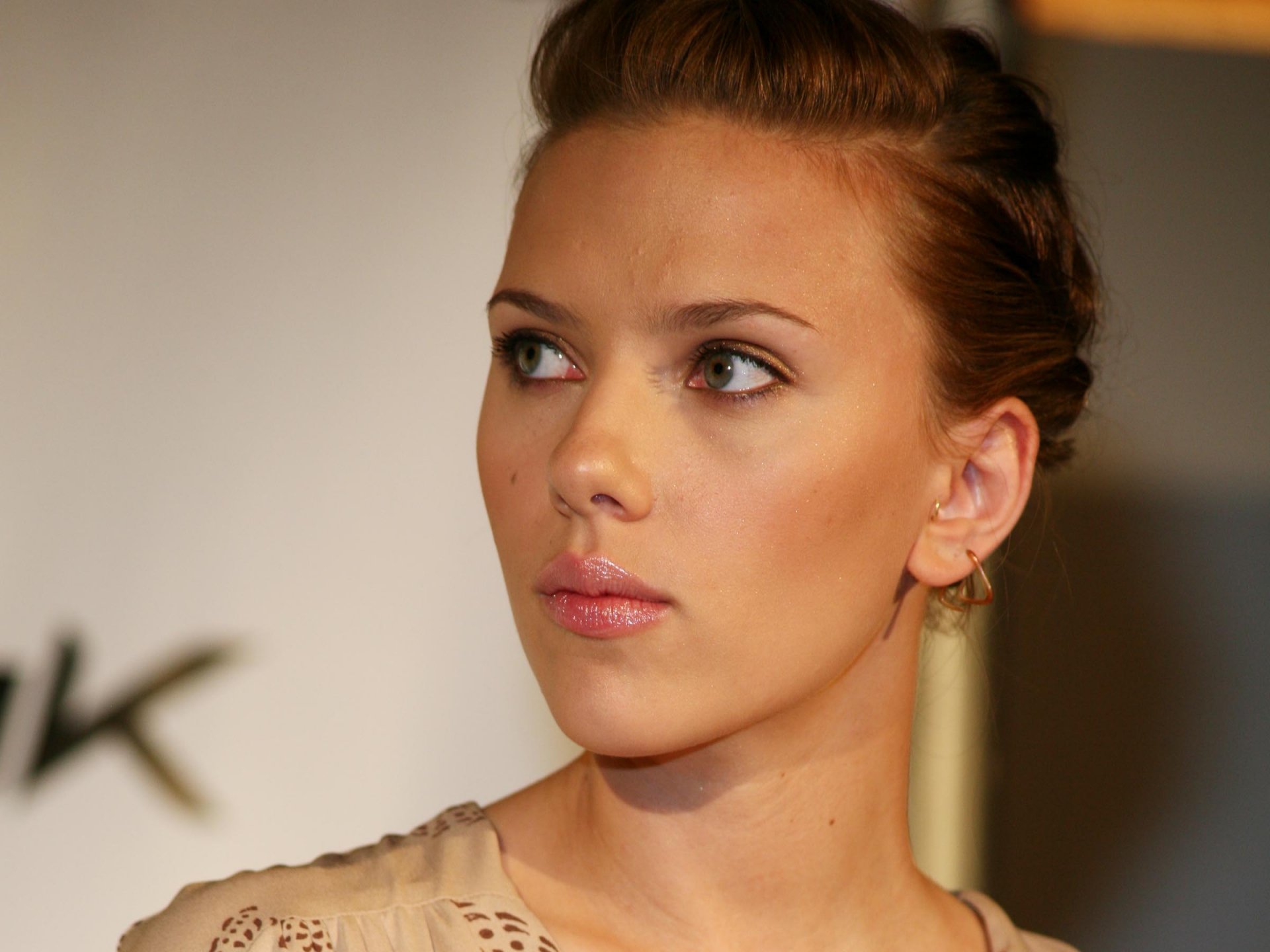 Download Celebrity Scarlett Johansson HD Wallpaper