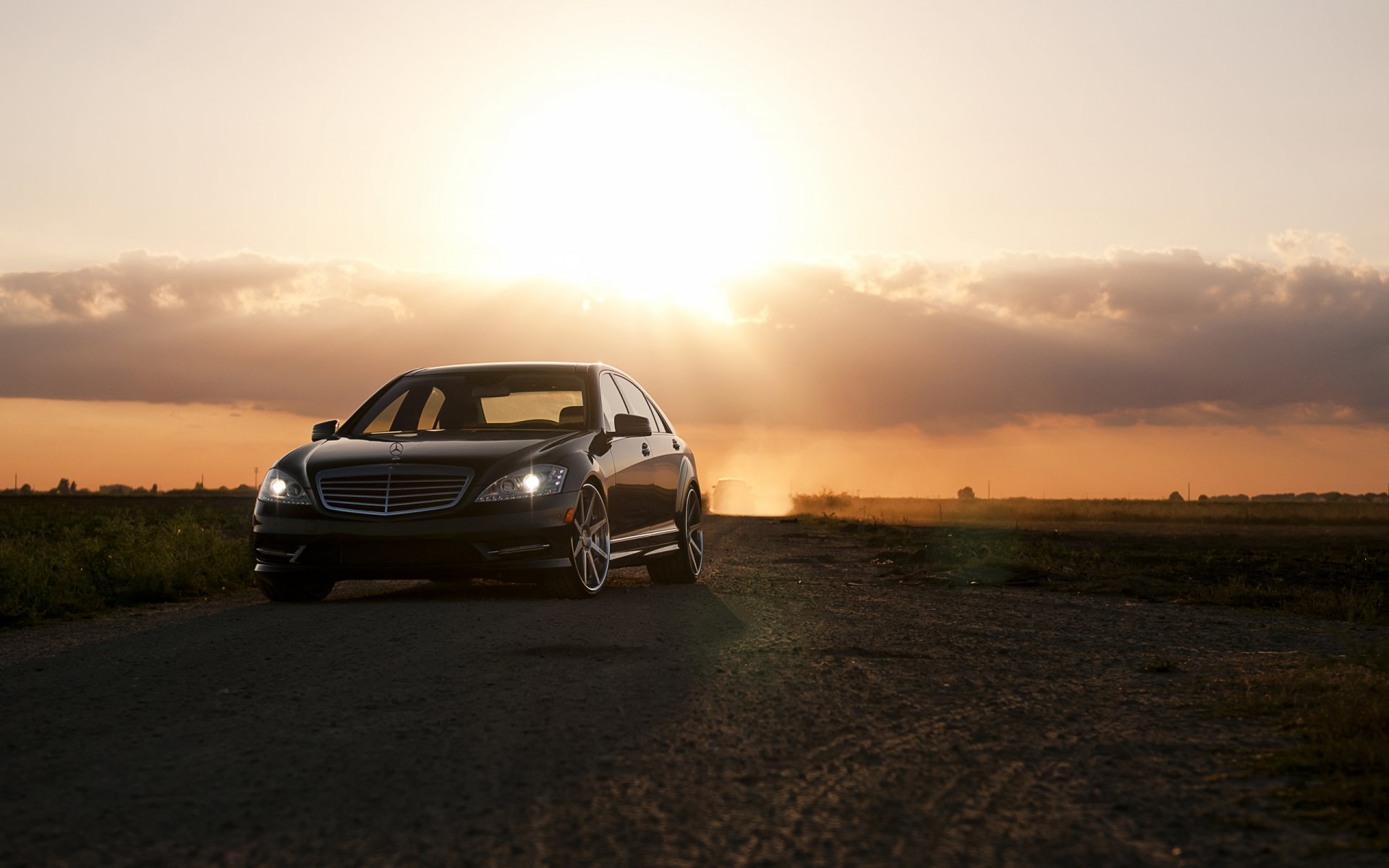 Download Vehicle Mercedes-Benz S-Class HD Wallpaper
