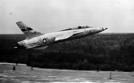 military republic f-105 thunderchief HD Desktop Wallpaper | Background Image