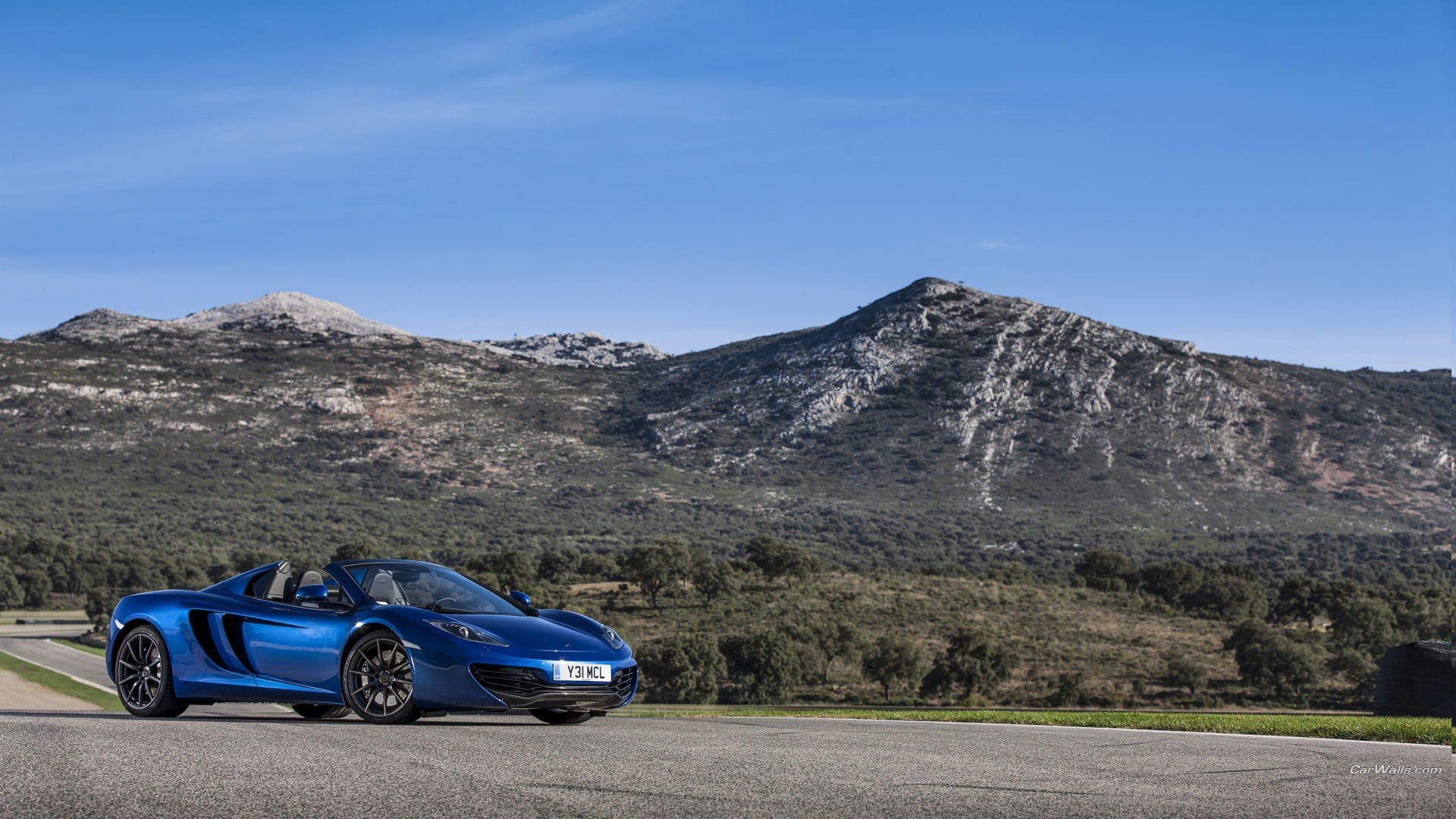 Download Vehicle McLaren MP4-12C HD Wallpaper