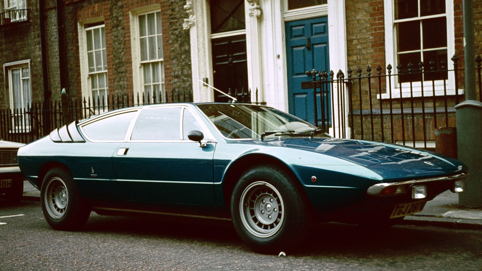 Download Vehicle Lamborghini Urraco HD Wallpaper