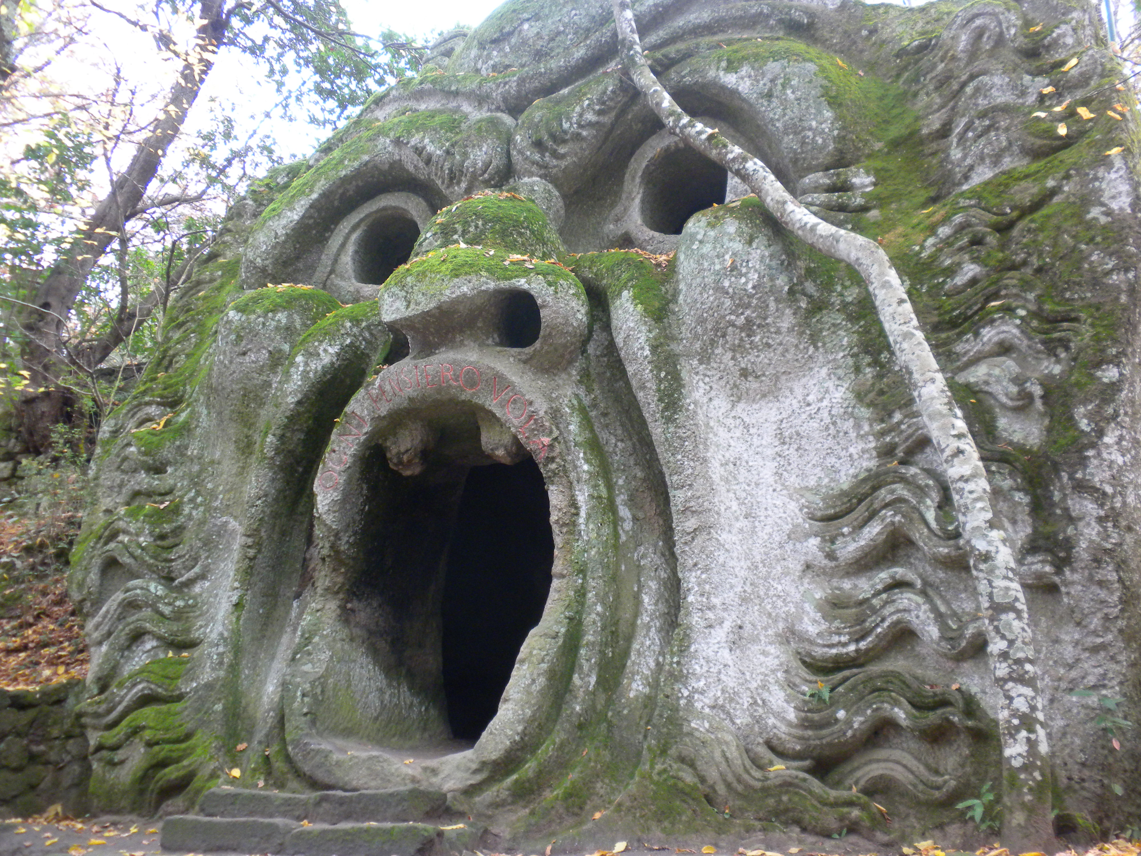 Monsters 4. Монстры в парках. Парк монстров Бомарцо обои. The Park монстры. Gardens of Bomarzo Park of the Monsters на русском.