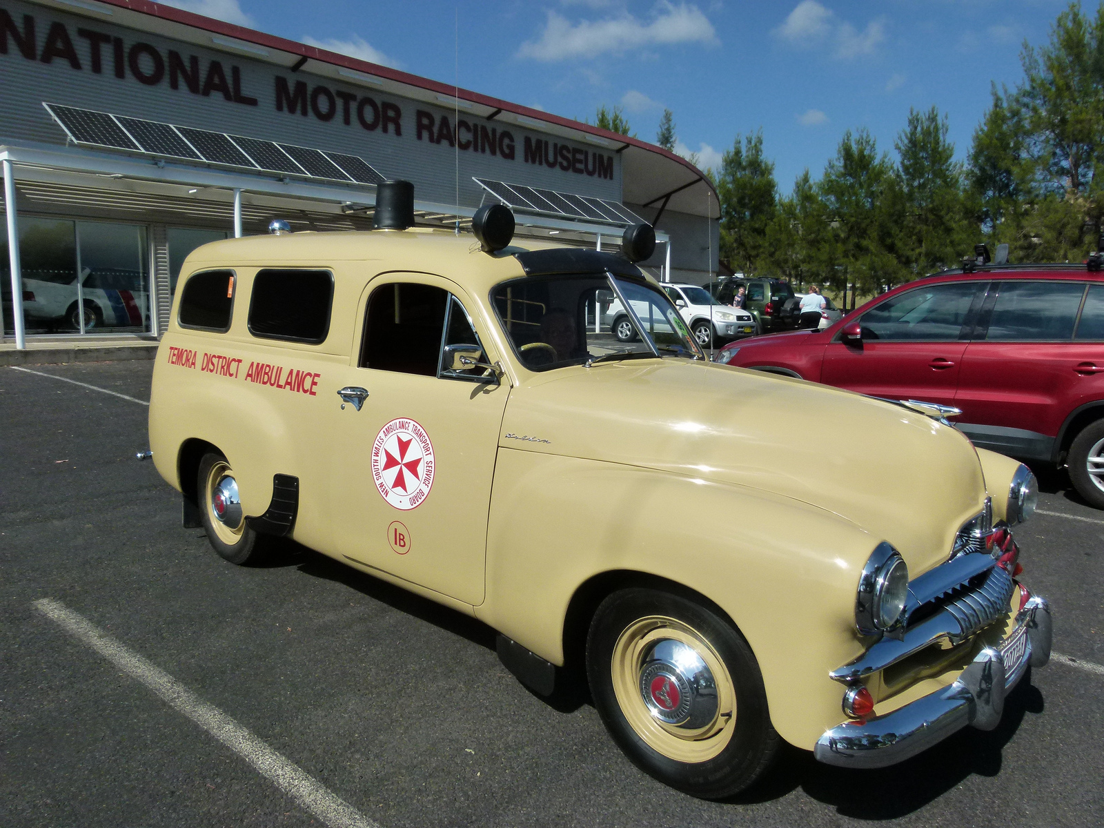Vehicles Fj Holden Ambulance HD Wallpaper | Background Image