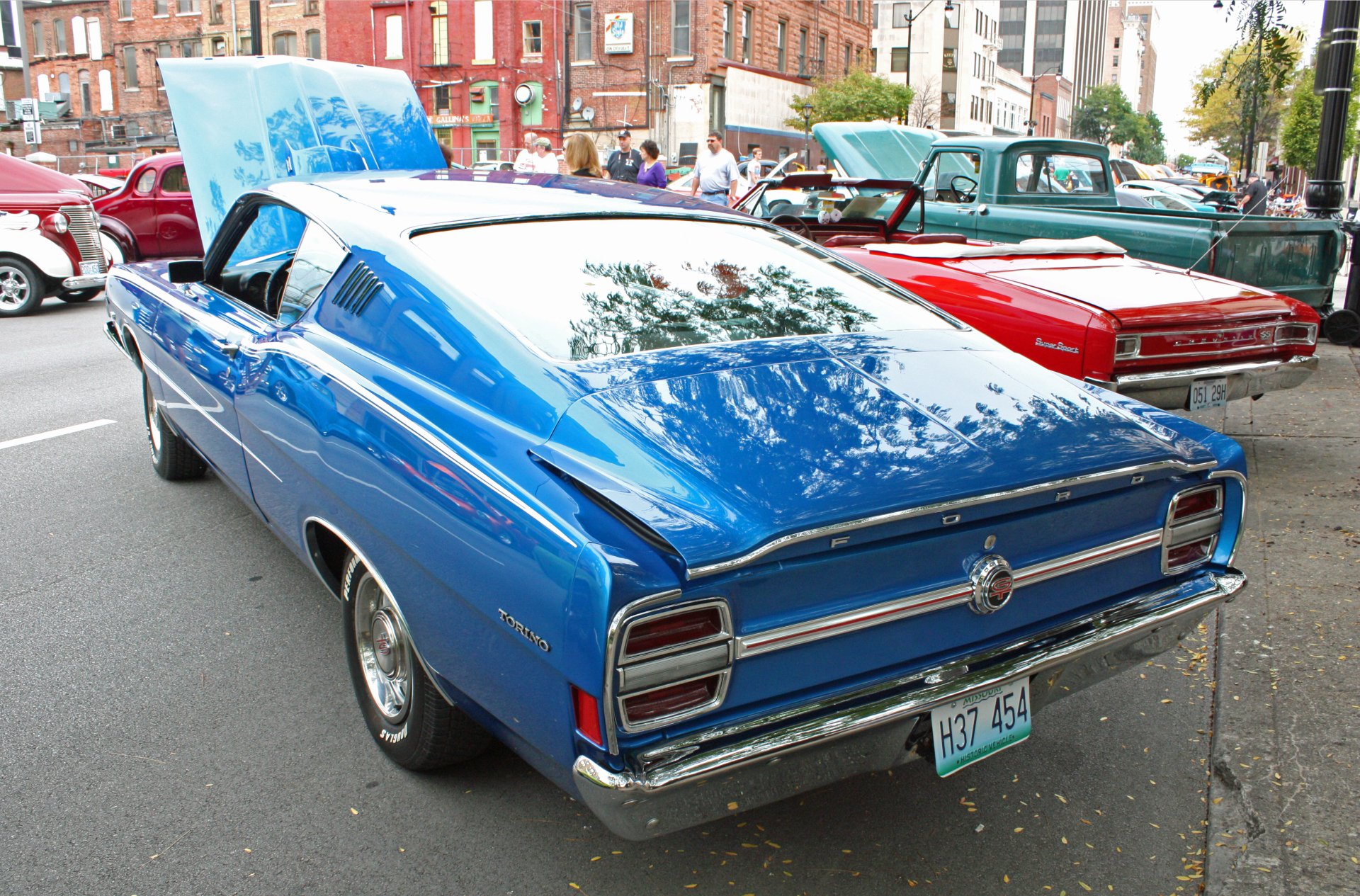 Download Vehicle Ford Torino 4k Ultra HD Wallpaper
