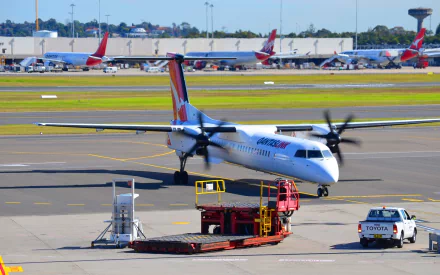  QantasLink Q400 At Sydney Airport - Bombardier Dash 8 Q400