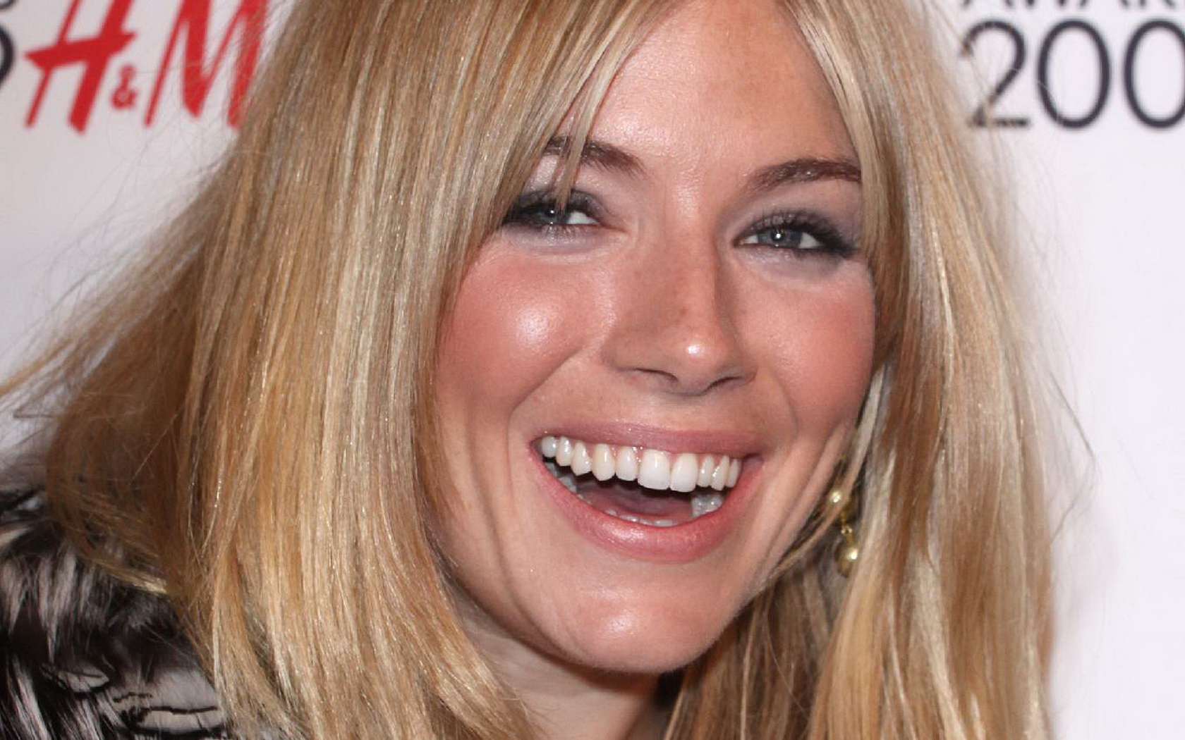 Sienna Miller Wallpaper and Background Image | 1680x1050