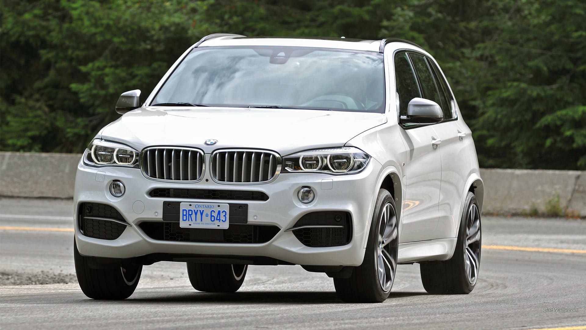 Download Vehicle 2014 BMW X5 M50d HD Wallpaper
