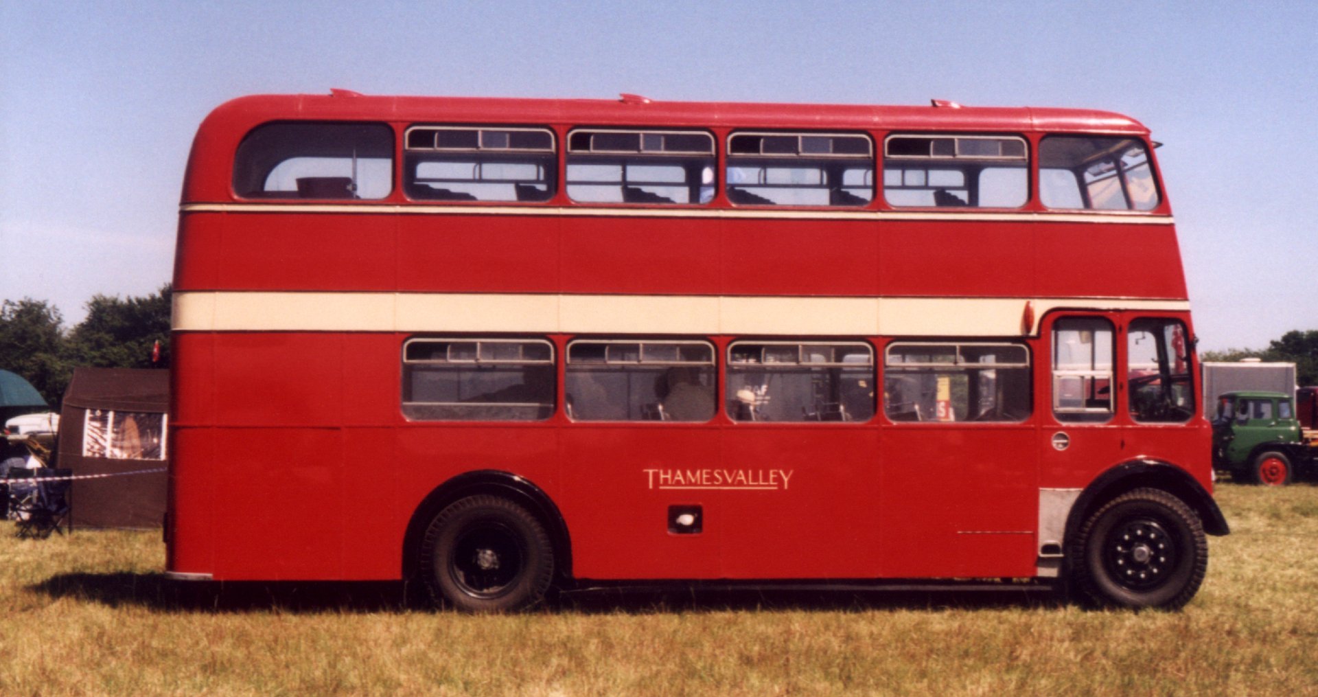 Download Vehicle Bus HD Wallpaper