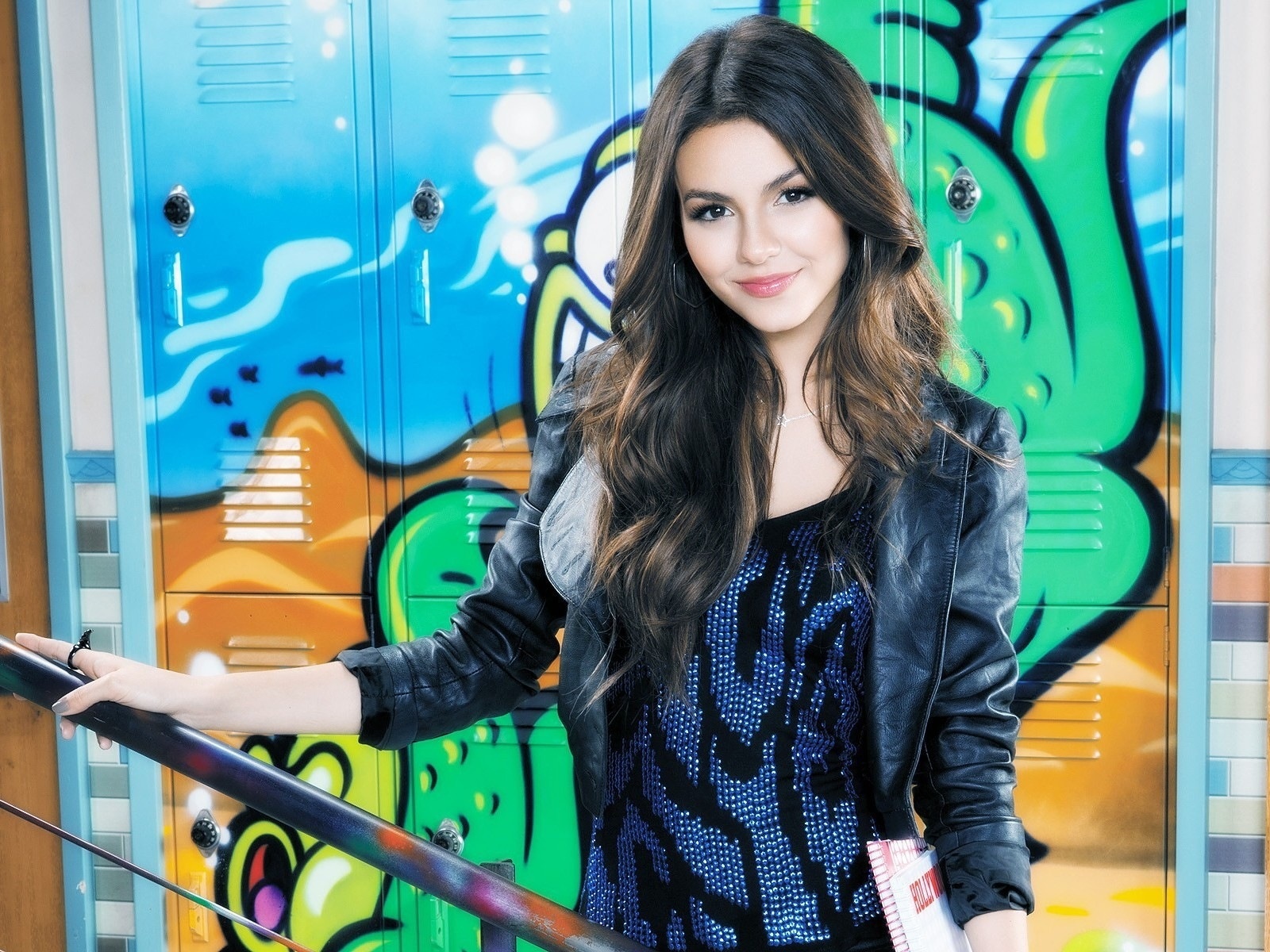 Download Celebrity Victoria Justice Wallpaper