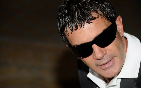Celebrity Antonio Banderas HD Desktop Wallpaper | Background Image
