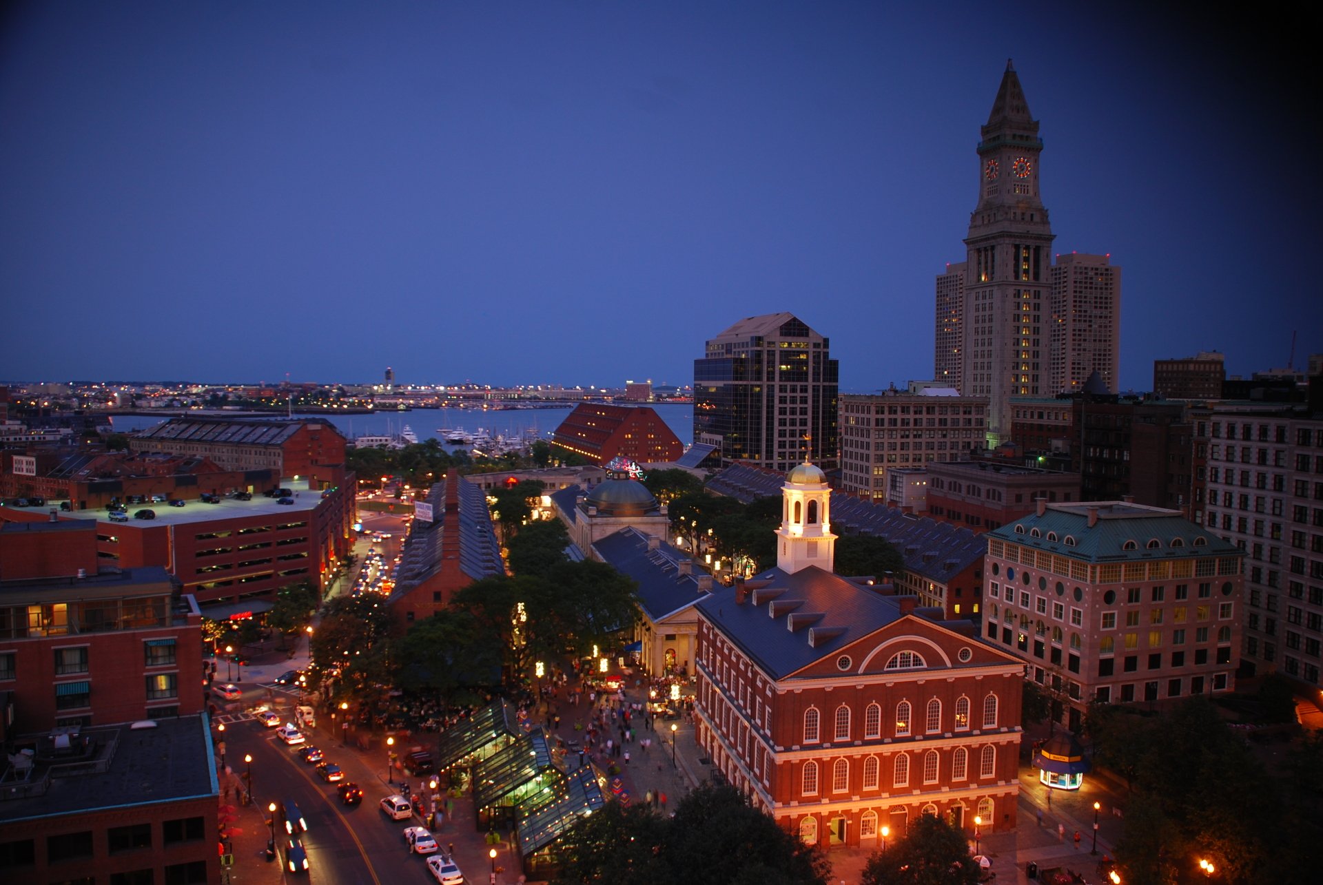 Boston Nightscape: A Stunning 4K Ultra HD Wallpaper