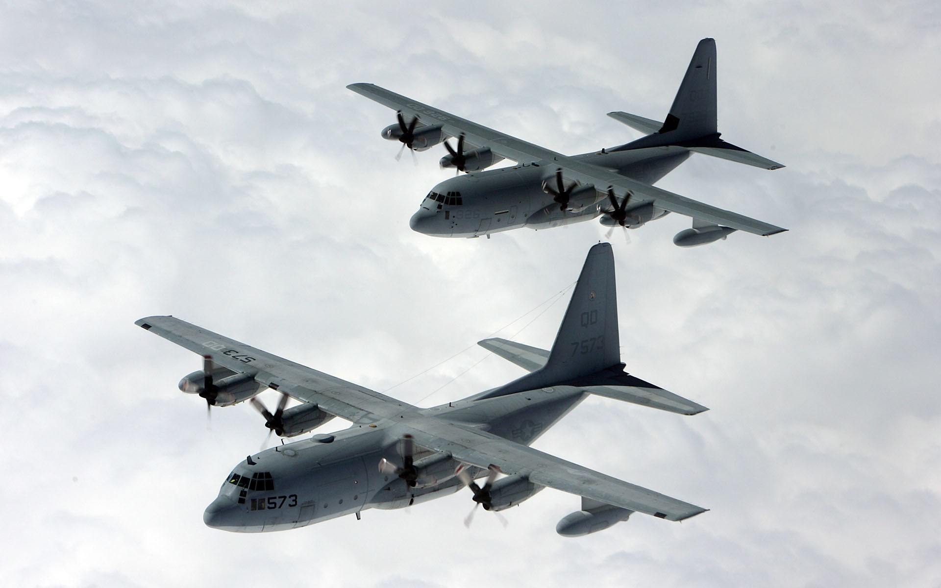 Military Lockheed C-130 Hercules HD Wallpaper | Background Image