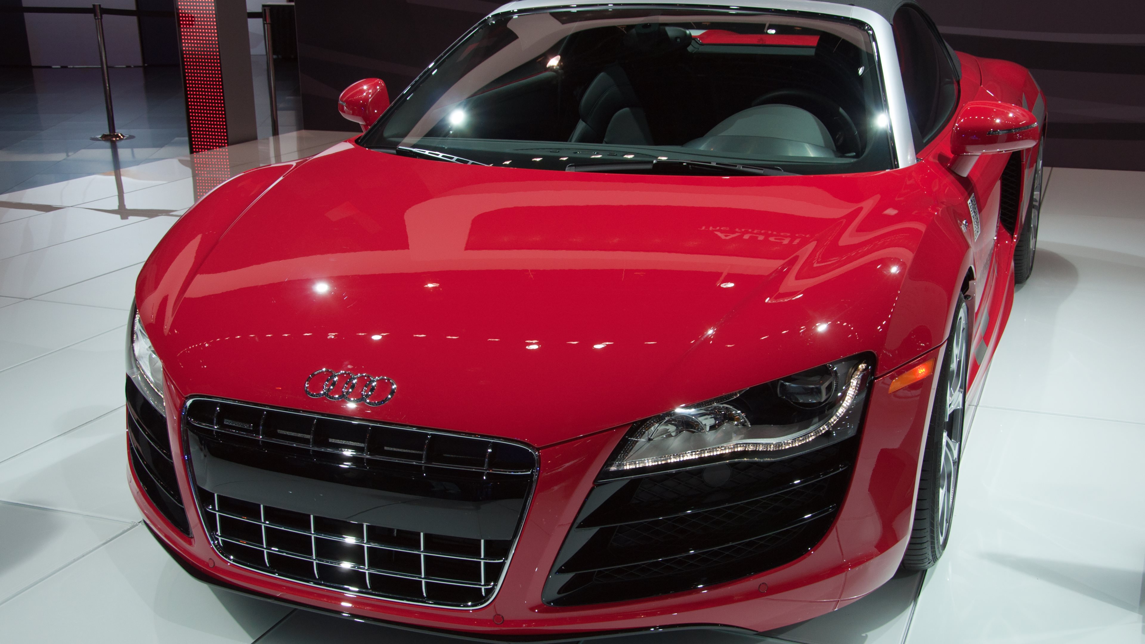 Audi R8 Red Wallpaper