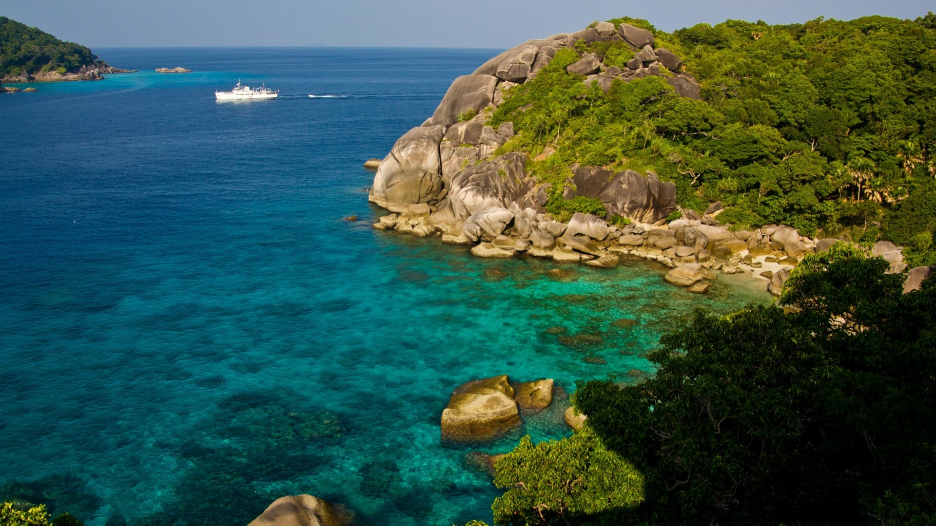 4K Ultra HD Island Escape: Pristine Ocean & Lush Nature Vista ...