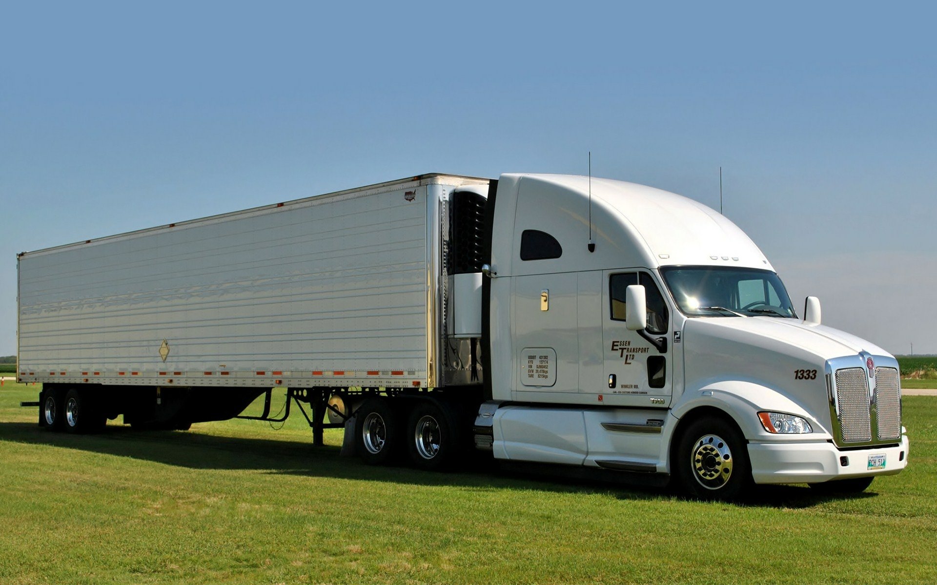 kenworth t700 mattress size