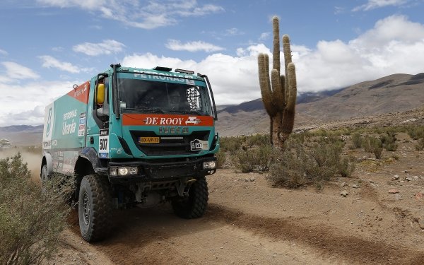 Vehicles Iveco Trucks HD Wallpaper | Background Image