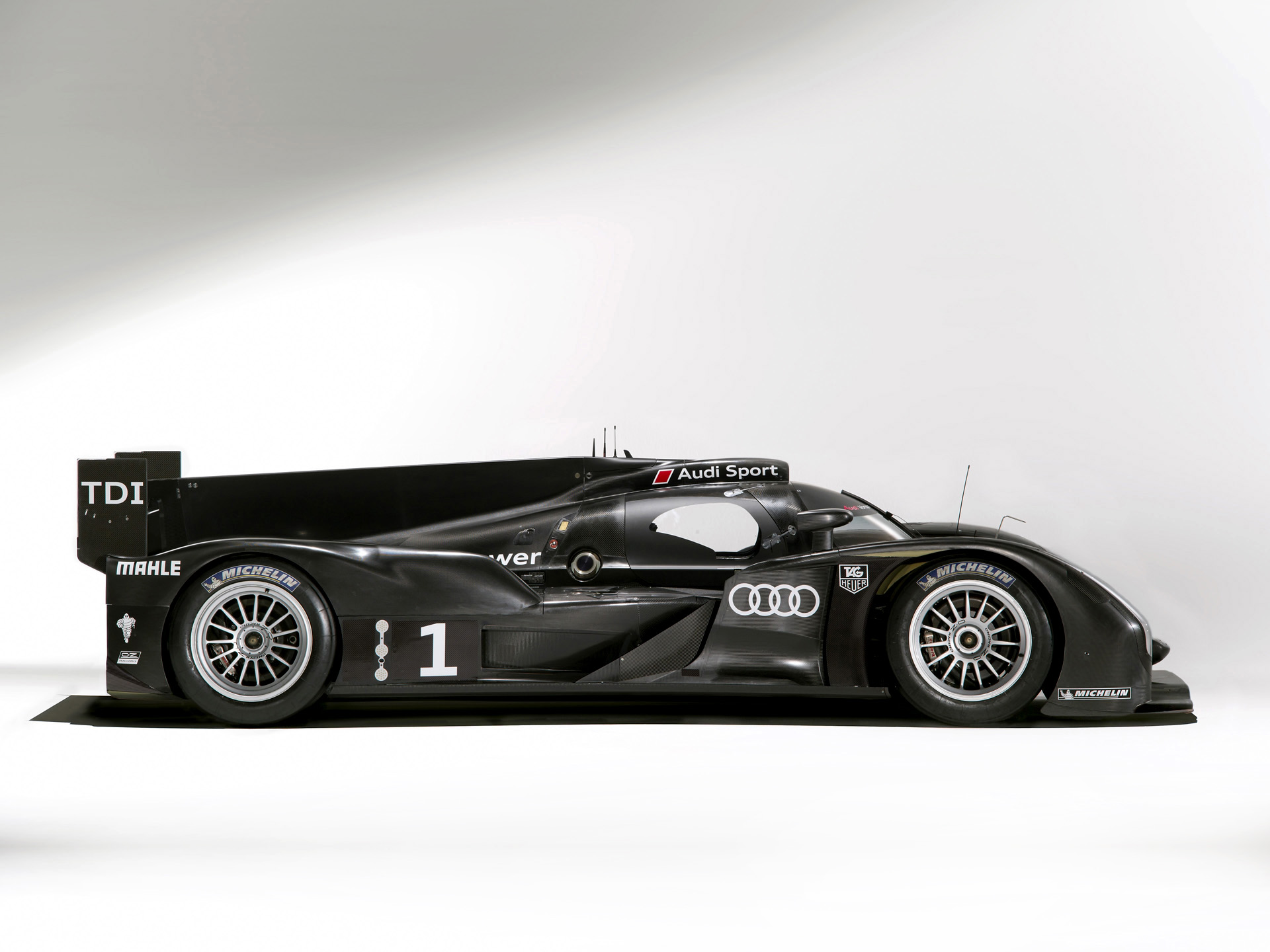 Vehicles Audi R18 HD Wallpaper | Background Image