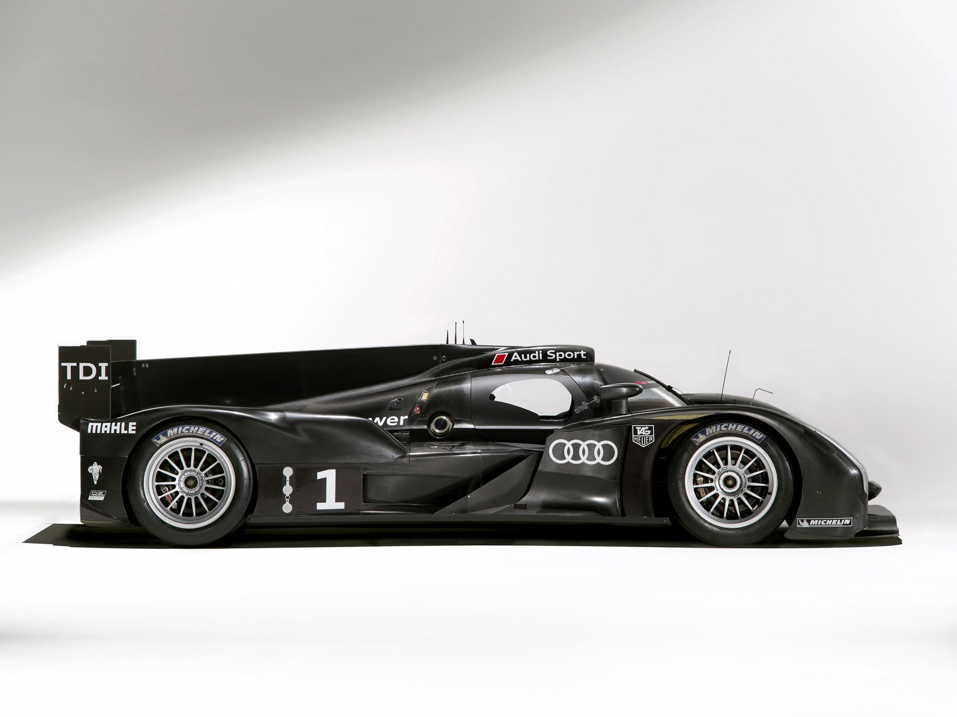 Download Audi Vehicle Audi R18 HD Wallpaper