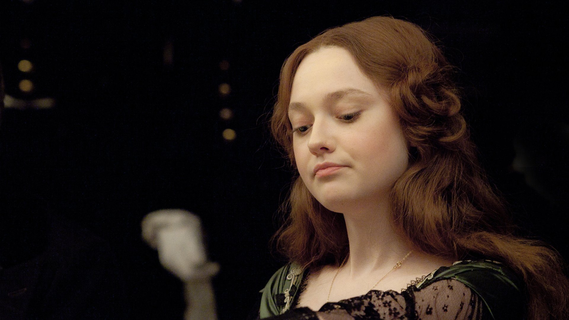 Download Actress American Dakota Fanning Movie Effie Gray HD Wallpaper