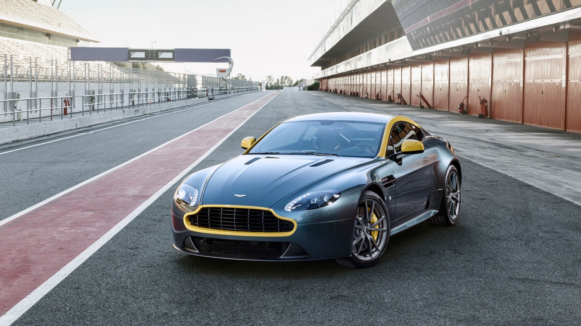 Download Vehicle 2015 Aston Martin V8 Vantage N430 HD Wallpaper
