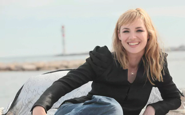 actress French woman louise bourgoin HD Desktop Wallpaper | Background Image
