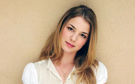 Canadian actress Celebrity Emily Vancamp HD Desktop Wallpaper | Background Image