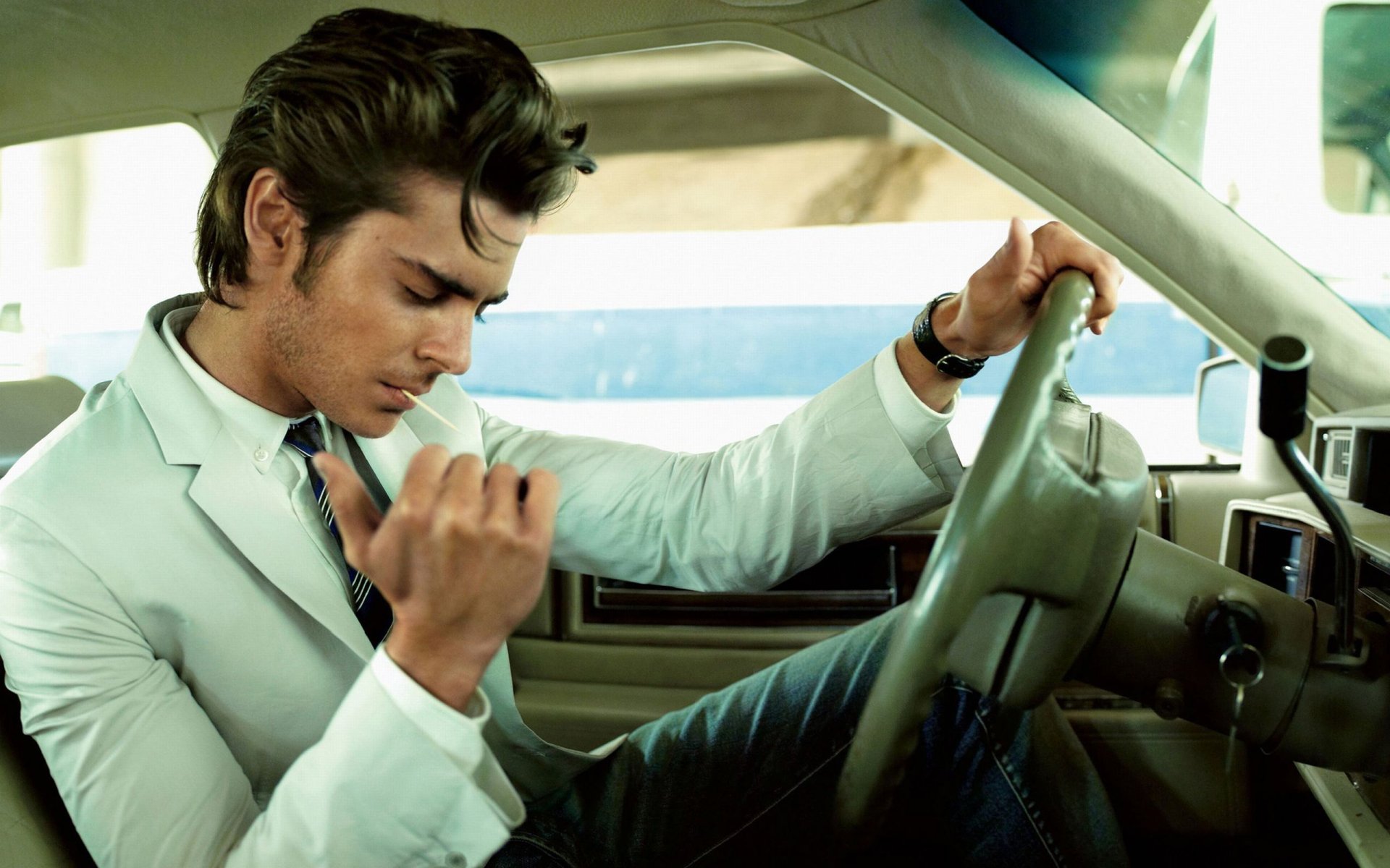 Download American Actor Celebrity Zac Efron HD Wallpaper