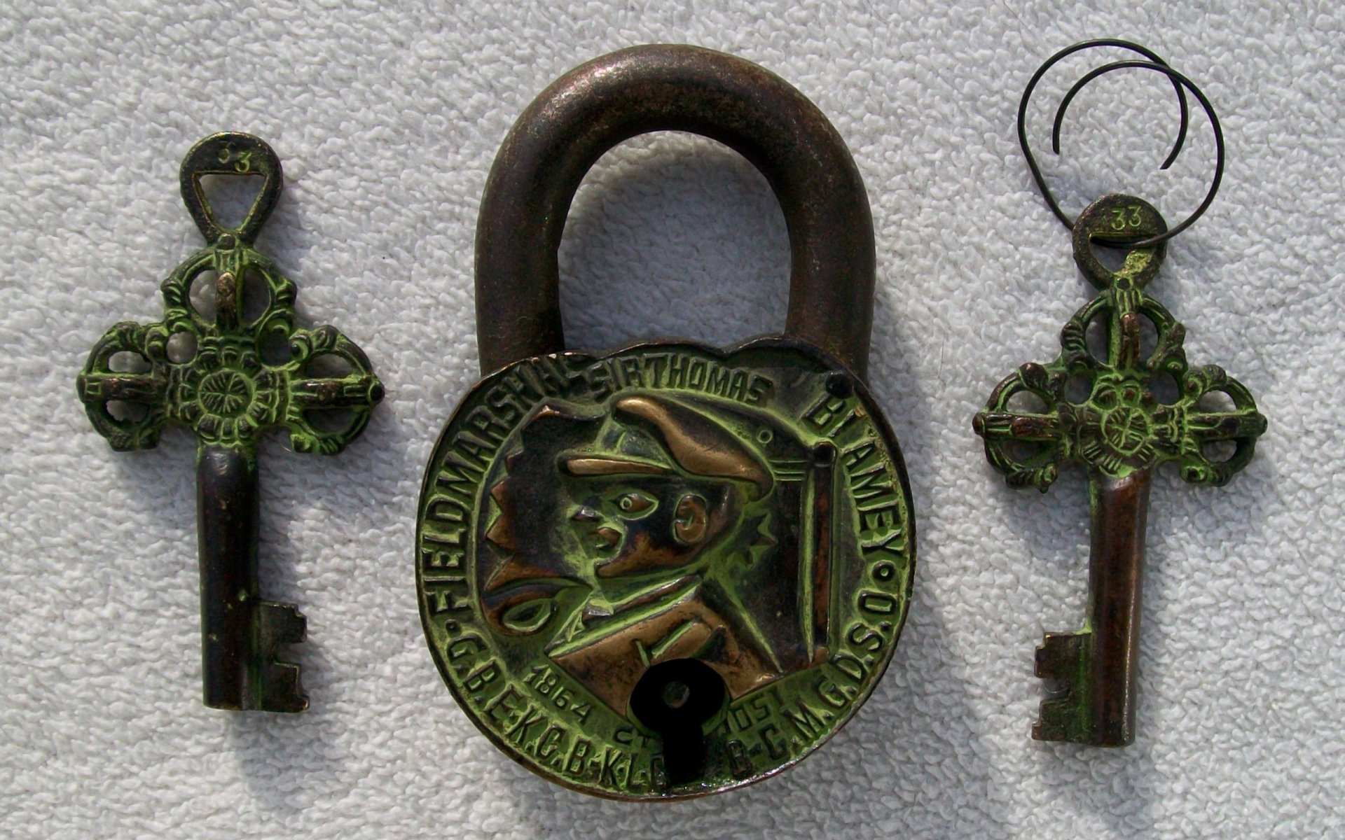 Download Man Made Padlock HD Wallpaper