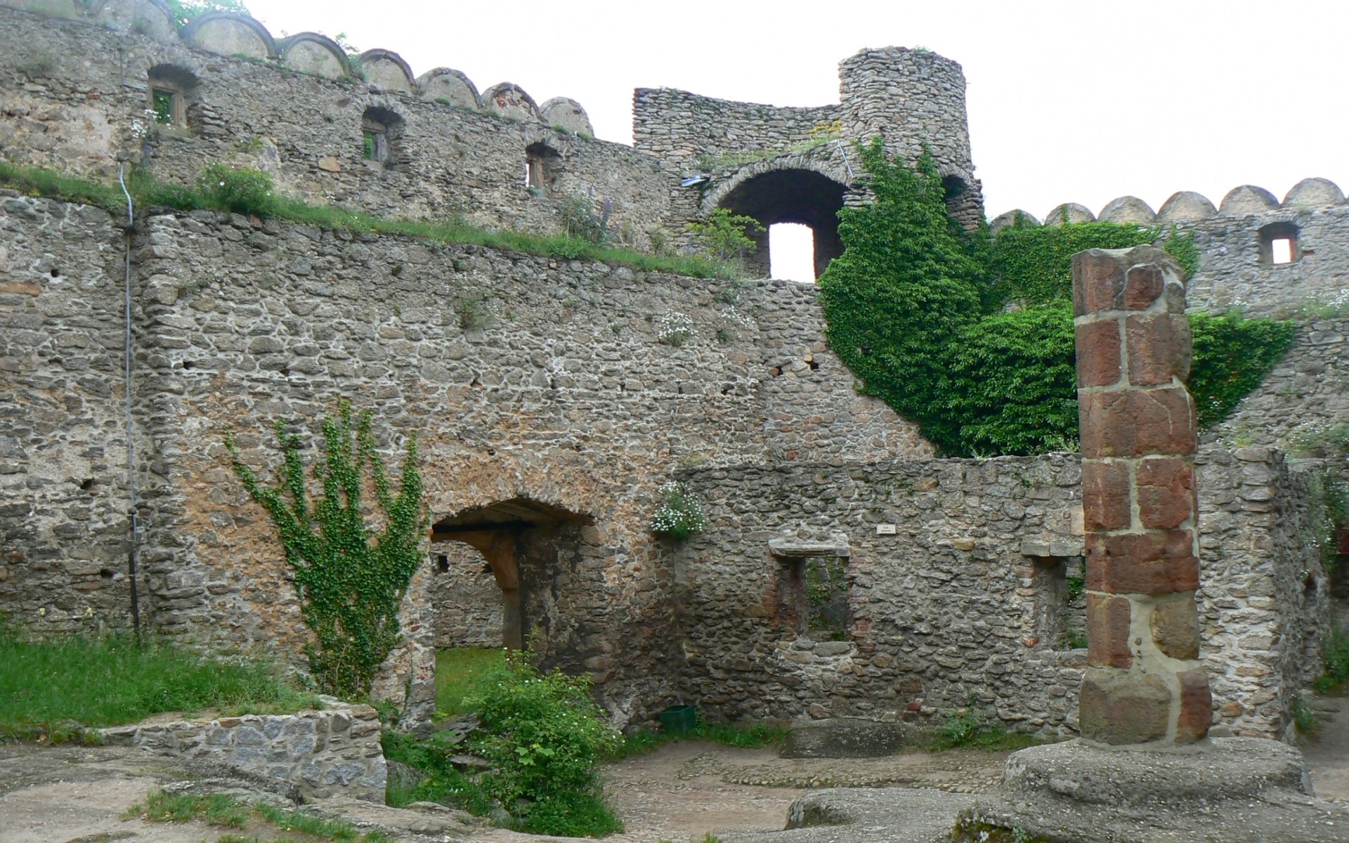 Download Man Made Chojnik Castle Castle Wall HD Wallpaper