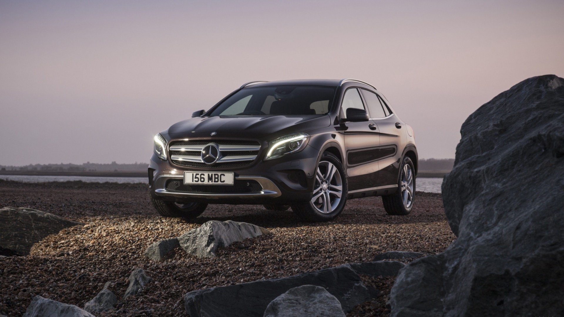 Download Vehicle Mercedes-Benz GLA-Class HD Wallpaper