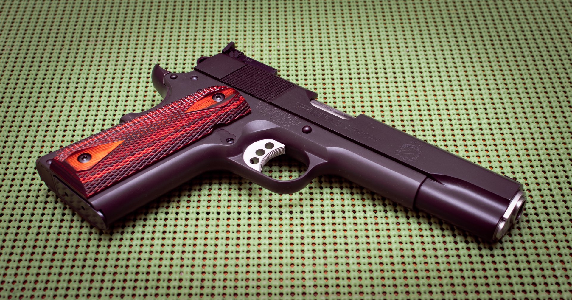 Download Man Made Springfield Armory Pistol 4k Ultra HD Wallpaper