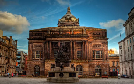 Historic Liverpool civic building with central statue and fountain under golden dusk light — 2K Quad HD PC desktop wallpaper.