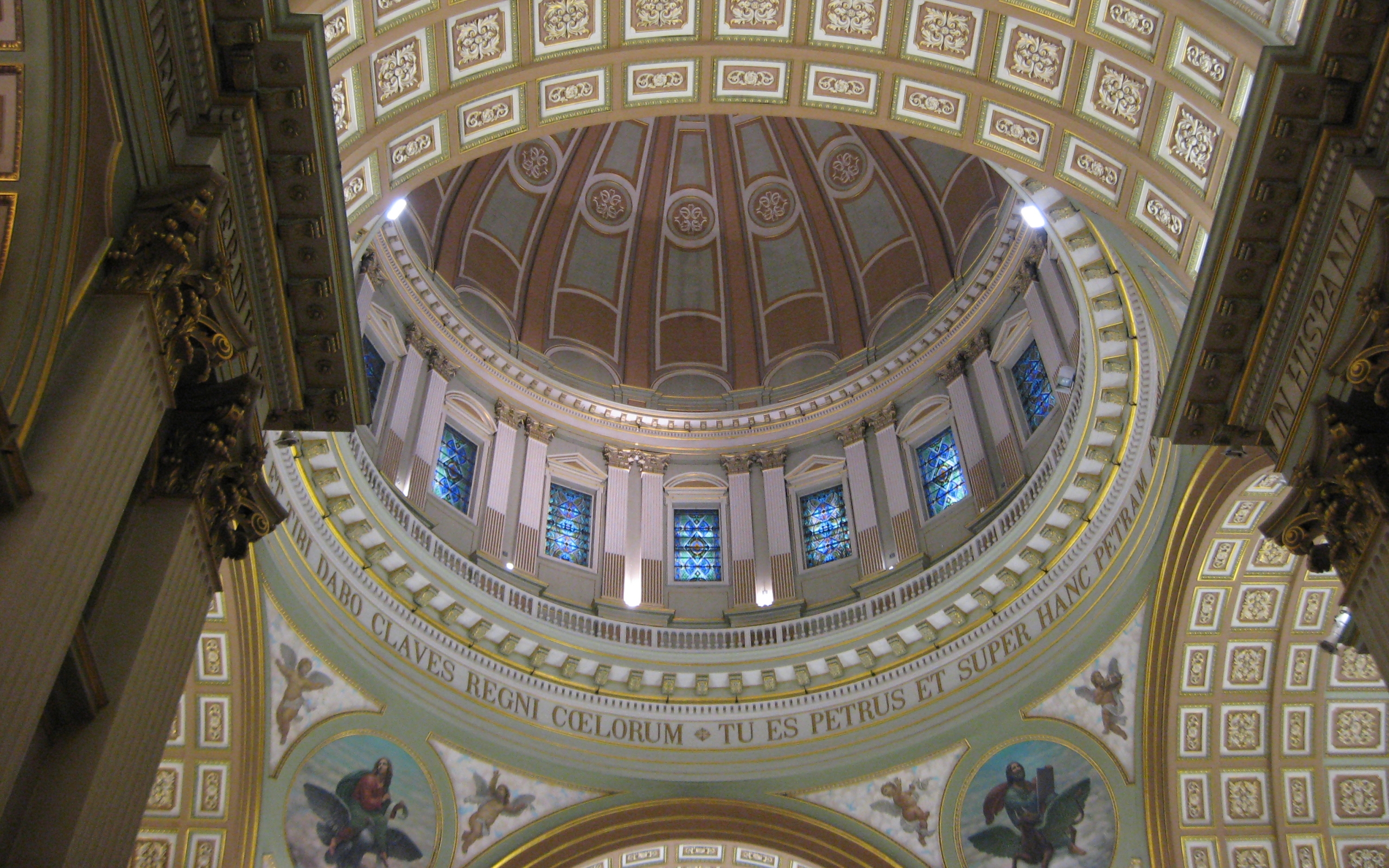 Basilique-Cathedrale Marie-Reine du Monde in Montreal HD Wallpaper