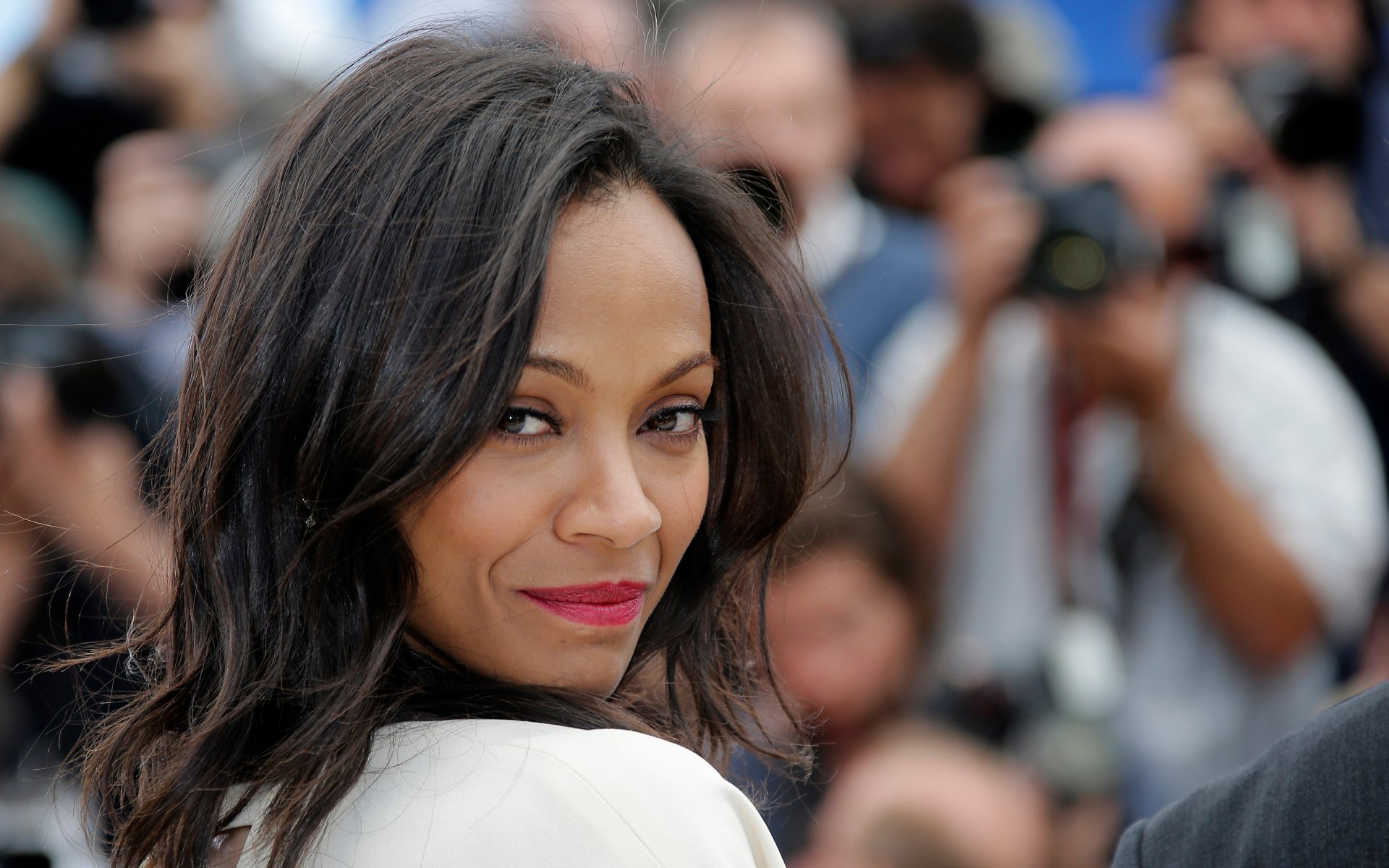 Download American Actress Celebrity Zoe Saldana HD Wallpaper