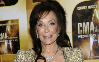 Loretta Lynn 高清壁纸 桌面背景