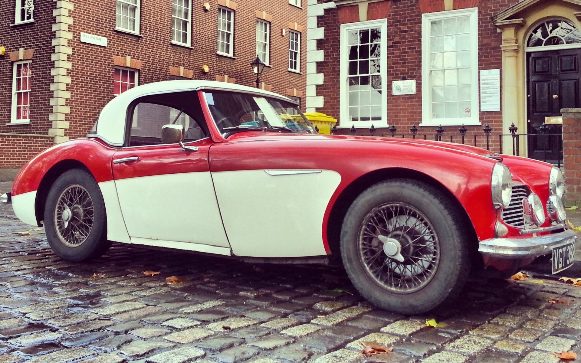 Download Vehicle Austin-Healey 100 HD Wallpaper