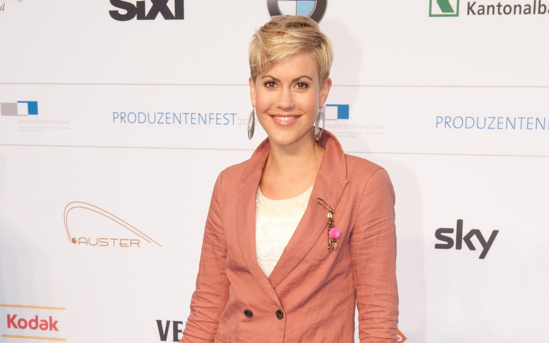 Download Actress German Woman Wolke Hegenbarth HD Wallpaper