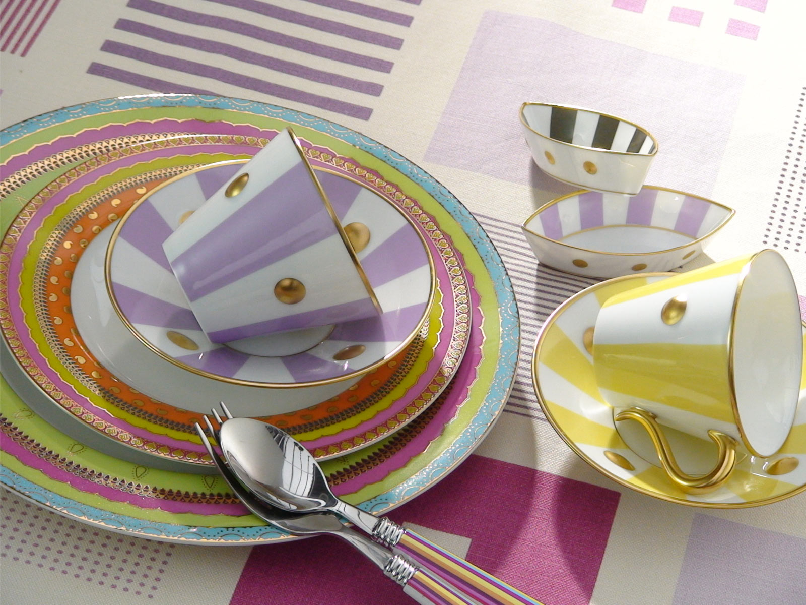 Man Made Dinnerware Wallpaper