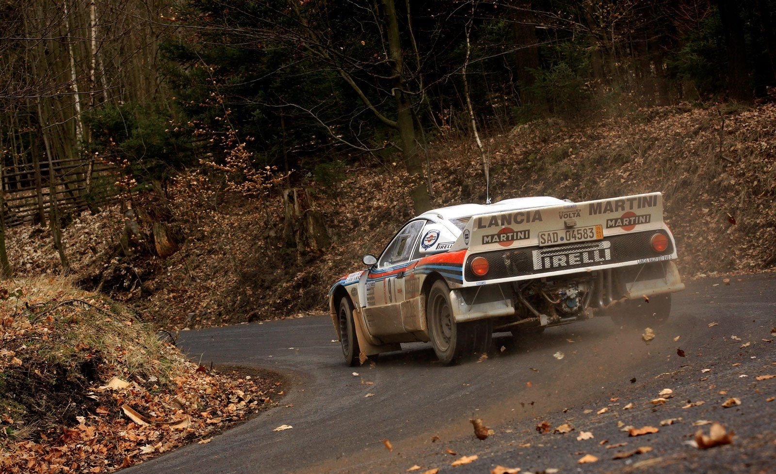Vehicles Lancia 037 Wallpaper