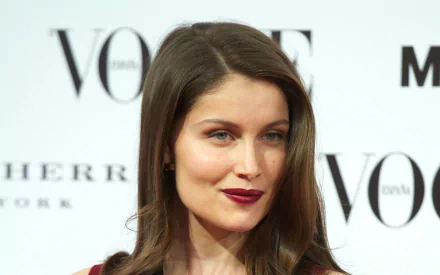 model French Celebrity Laetitia Casta HD Desktop Wallpaper | Background Image