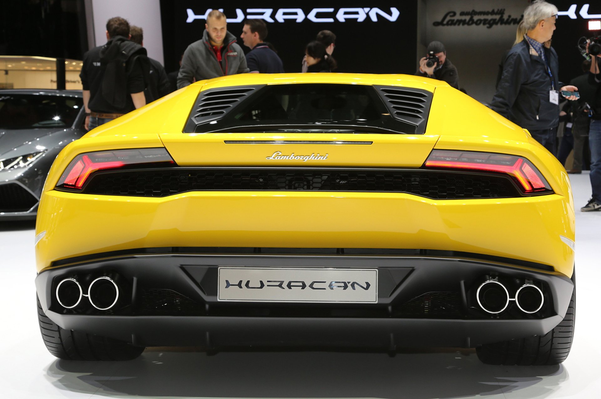 Download Vehicle Lamborghini Huracan HD Wallpaper