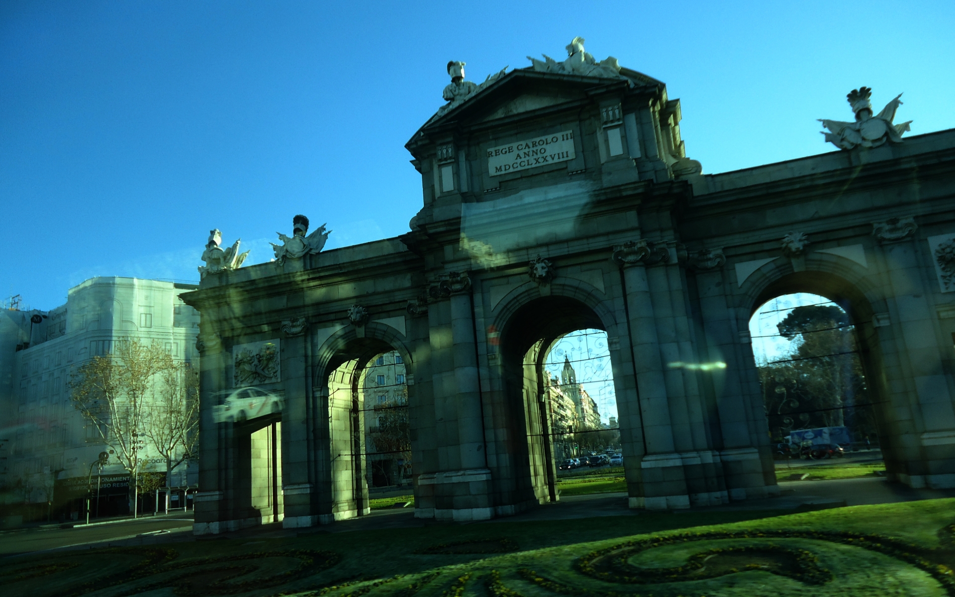 Download Man Made Puerta De Alcalá HD Wallpaper