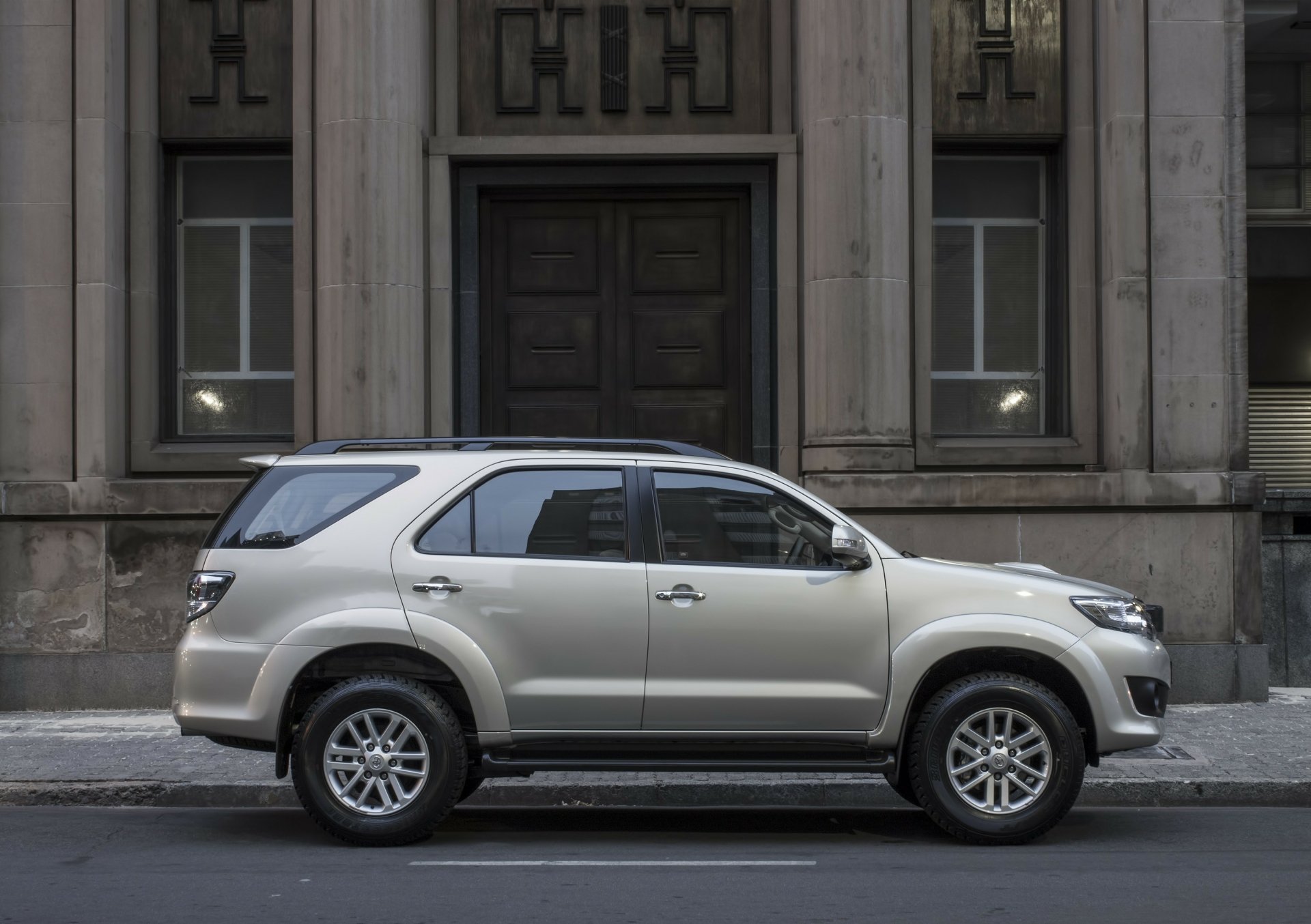 Toyota Fortuner Full HD Wallpaper and Background Image | 3000x2116 | ID